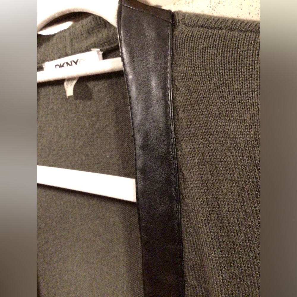 Versatile cardigan